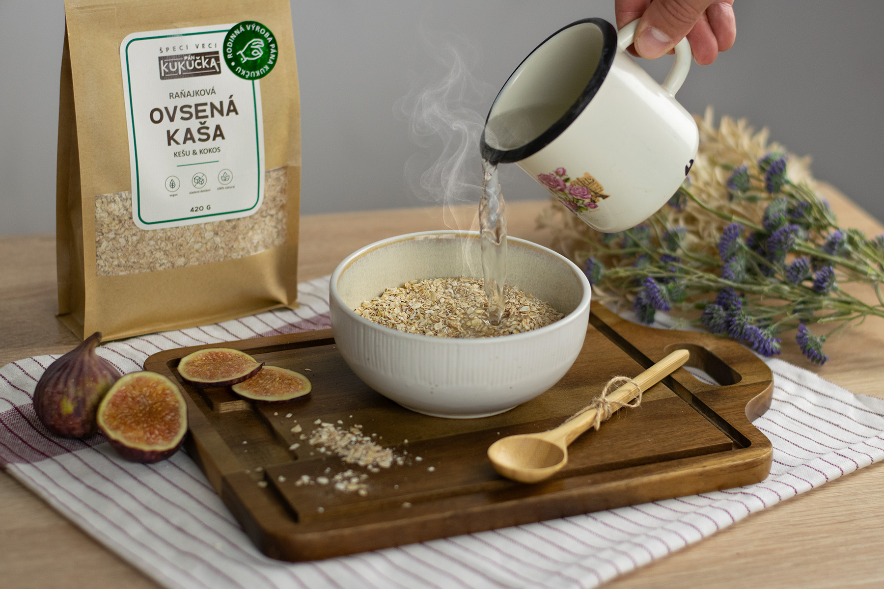 Zalievanie ovsenej kaše horúcou tekutinou