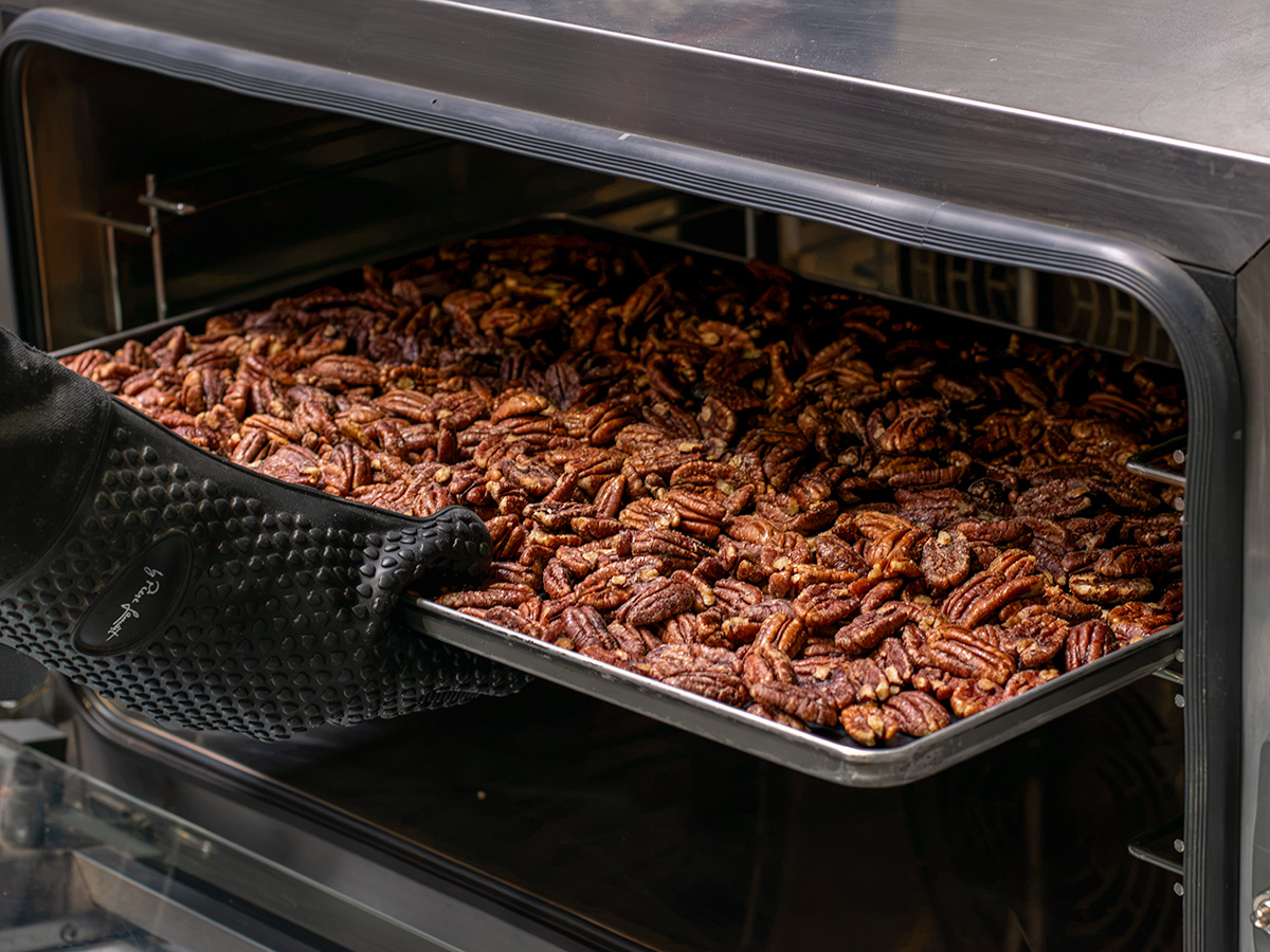Plech pekánov v javorovom sirupe v peci