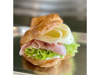 Větrník plněný šunkou a sýrem