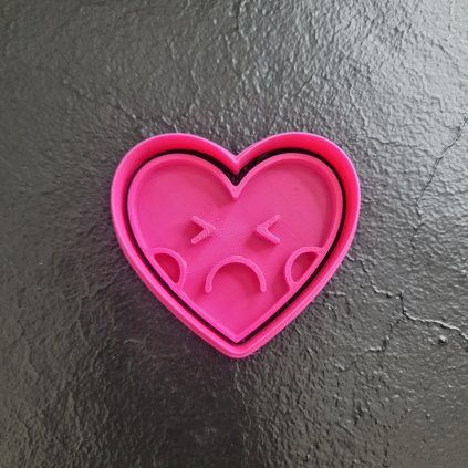 Originální plastová vykrajovátka pro zábavné Valentýnské pečení.