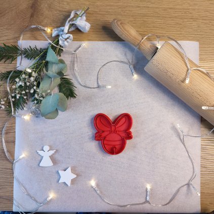 Plastové vykrajovátko Rolnička – skvělé na vánoční cukroví a sušenky s originálním designem.