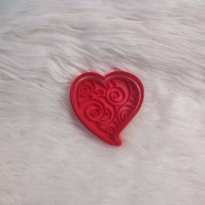 Vykrajovátko Srdce Ornament – ideální pro výrobu elegantních Valentýnských sušenek s originálním ornamentálním vzorem.