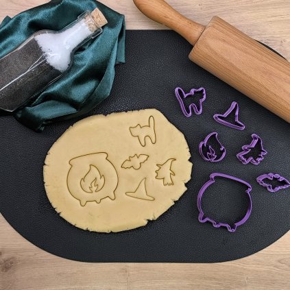 Vykrajovátko na linecké Kotlík – perfektní pro Halloween pečení a čarodějnické cukroví.