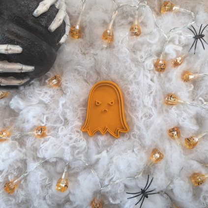 Originální nástroj pro tvorbu strašidelných sušenek na Halloween s vtipným designem.