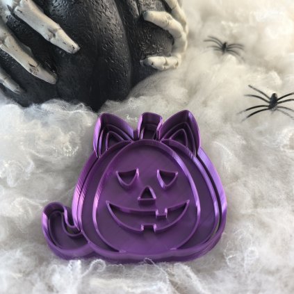 Strašidelný a originální design vykrajovátka pro halloweenské pečení.