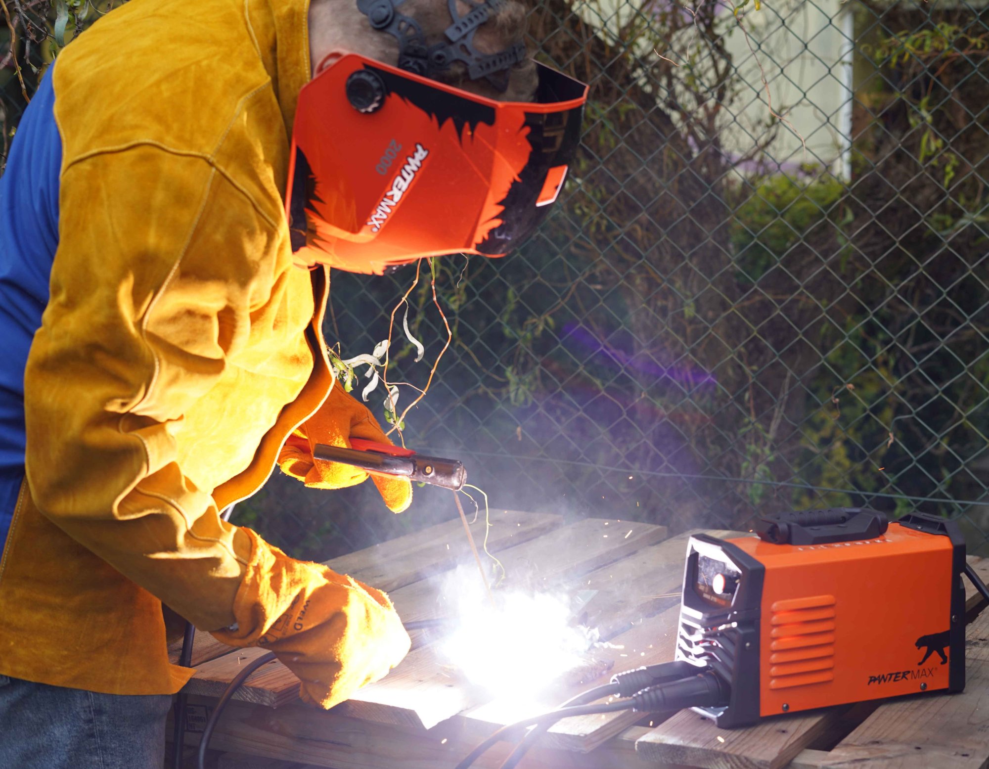 Riziká pre oči pri zváraní: Príznaky a ako sa chrániť