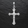 pánský stříbrný přívěsek kříž s kristem a božím okem
