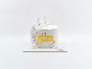 dort na zakázky: white butterfly cake 🤩🥳 ___________________________ FB/IG/Tiktok: @papa_cake_n_more...