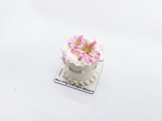dort na zakázky: lily cake 🤩🥳 ___________________________ FB/IG/Tiktok: @papa_cake_n_more...