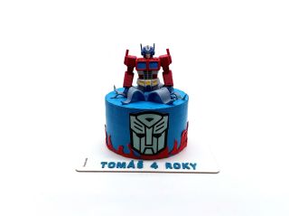 dort na zakázky: transformers cake 🤩🥳 ___________________________ FB/IG/Tiktok: @papa_cake_n_more...