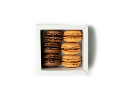 320 krabicka makronek 6 ks cokolada slany karamel