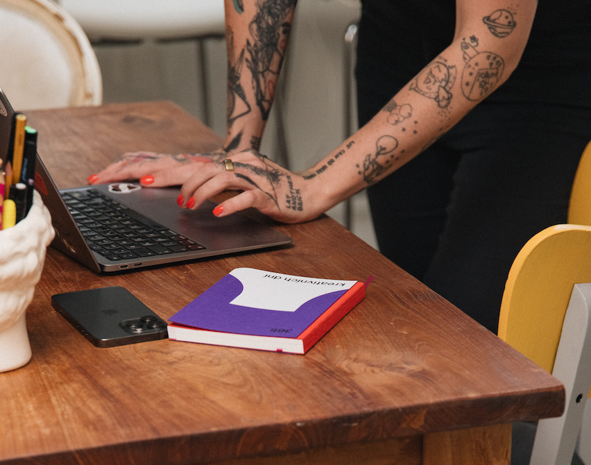 Papír versus hravost: Proč si nezapomínat hrát