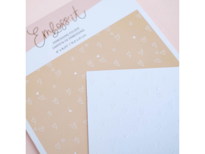 carpeta de embossing 6x 8 25 corazones (3)