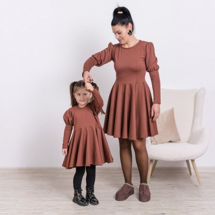 Karamelové točivé šaty Anita