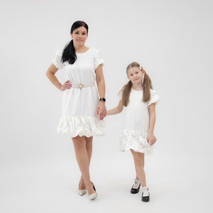 Serena biele oversize šaty – mama a dcéra v zladenom modeli