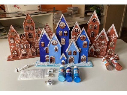 Kreativní sada: 6 dřevěných domečků,sníh,váleček na barvu a světelný řetěz