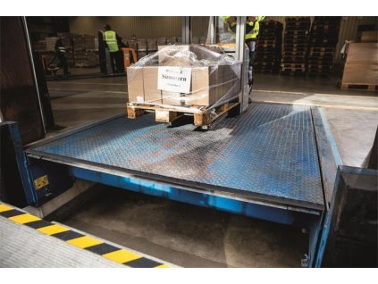 81AF2C62 0FED 4A71 BAE5 7918C5467F55 DB109601 7