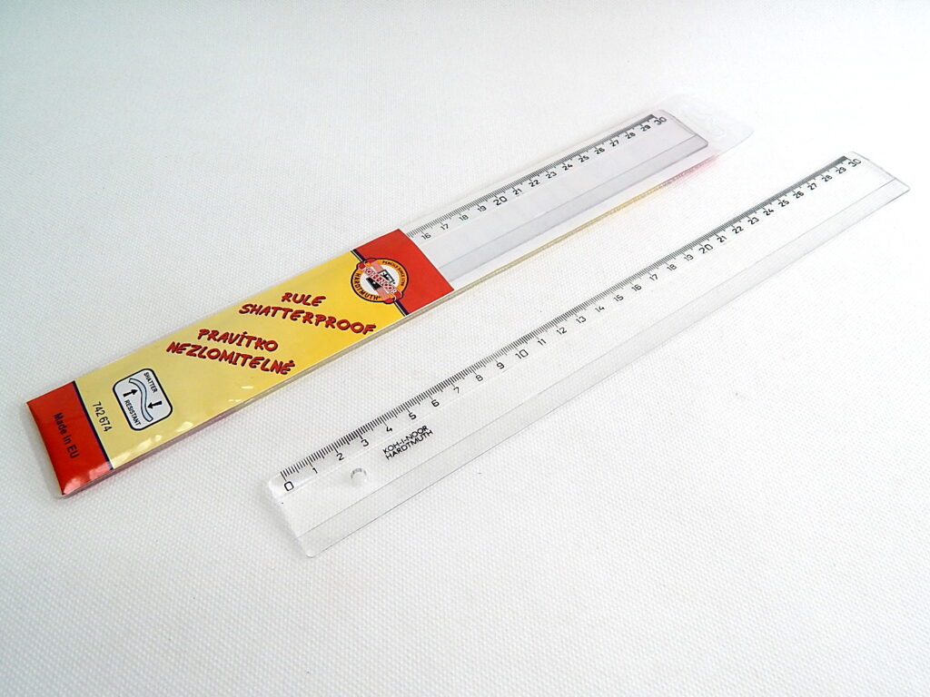 Pravítko 30cm nelámavé transparentní 074267400000
