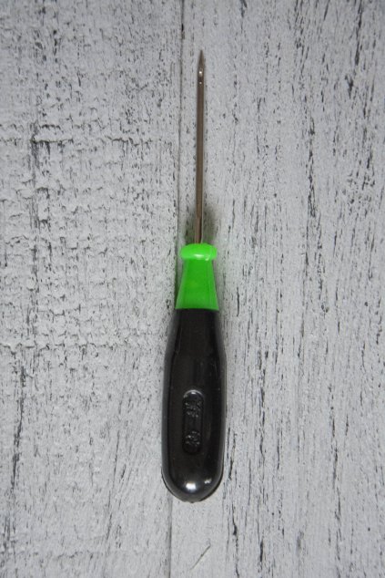 Šídlo s provlékacím otvorem