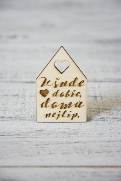 Domeček s nápisem