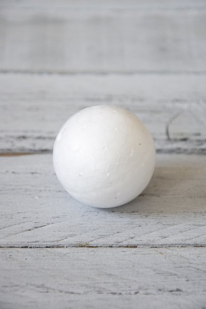 Polystyrenová koule průměr 3,5 cm.