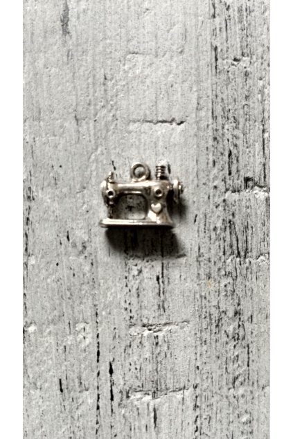 Kovová ozdoba šicí stroj