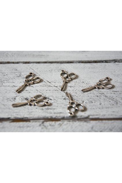 Kovová ozdoba nůžky