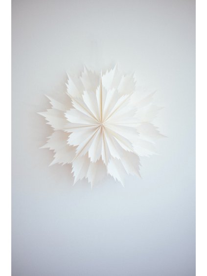 DIY papírová hvězda - bílá s leskem