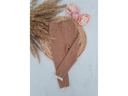 Béžové legínky s čipkou