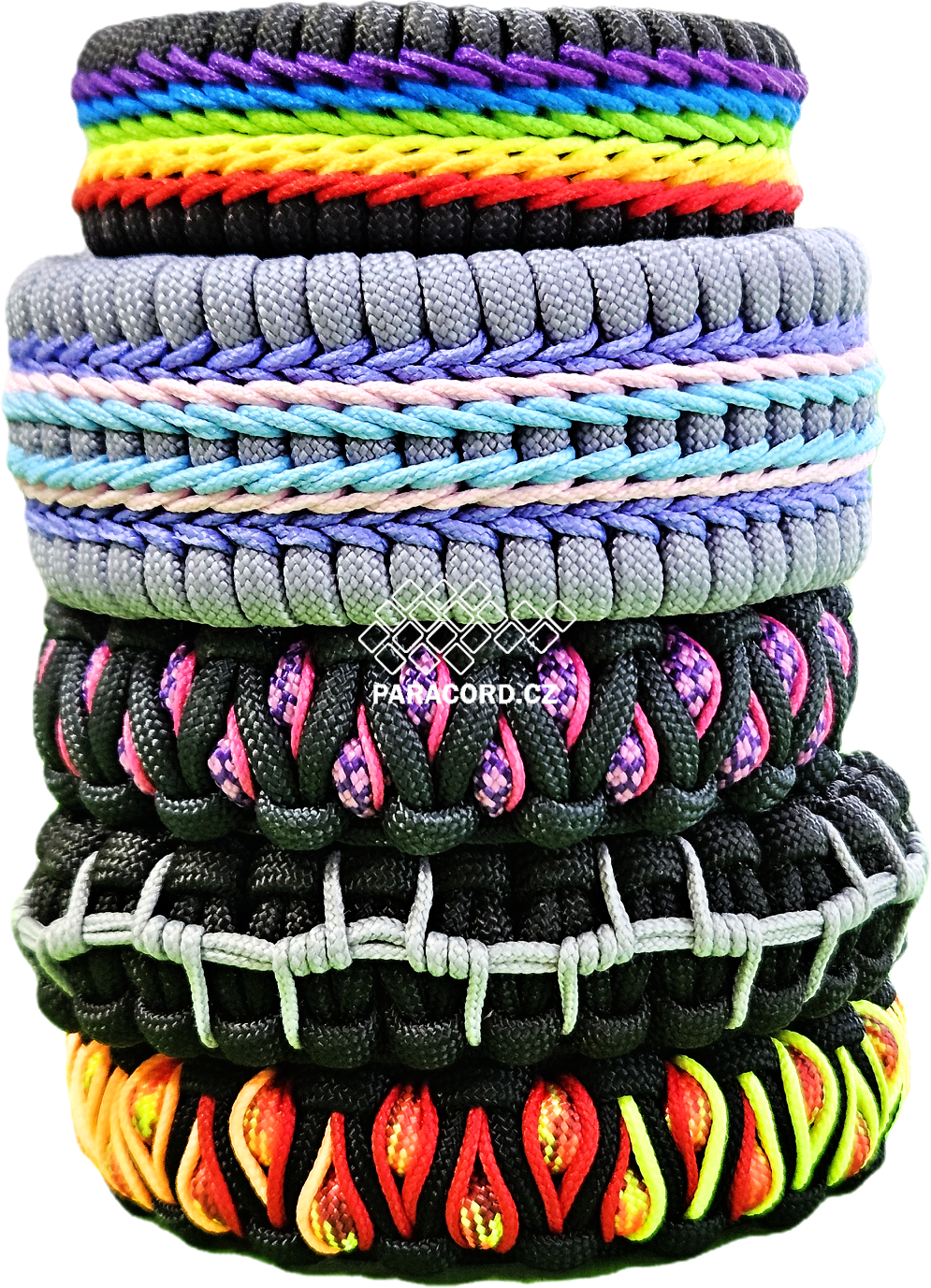 Vyšívané paracord náramky zdobené pomocí Paracordu Micro, Paracordu 100 a PES šňůry