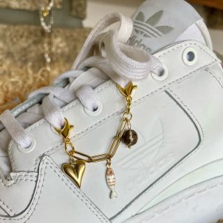 Znáš to. Alergie na kovy, nákotník ti vadí, náramky překáží při práci, ale parádičku si neodpustíš? Tak dívej! Ha. Za...