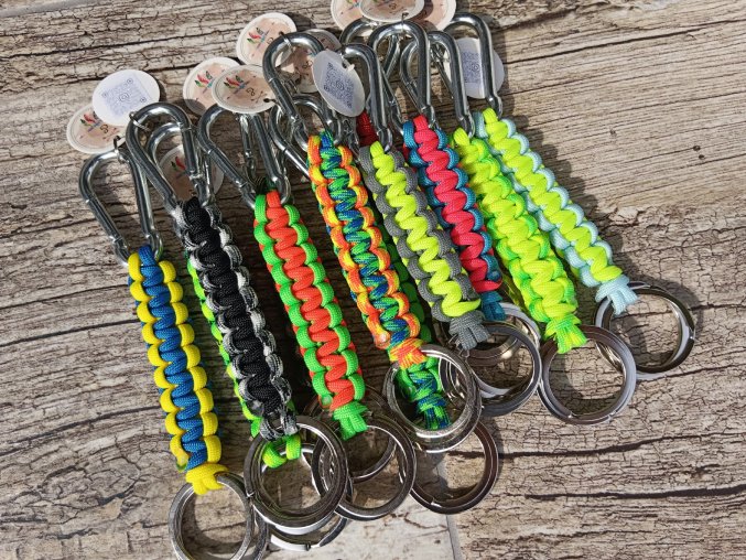 Paracord klíčenka s karabinou