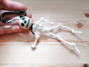 Přívěsek KOSTLÍK  Nevšední talisman pro štěstí