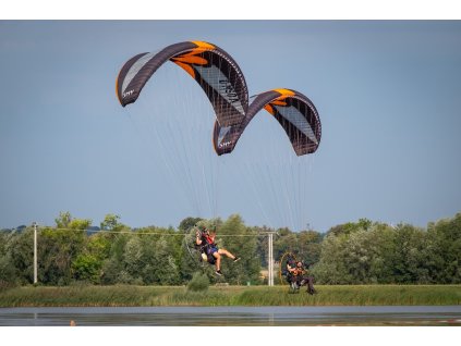 9CC99503 B951 45CE 8E6E 65C0294C8753