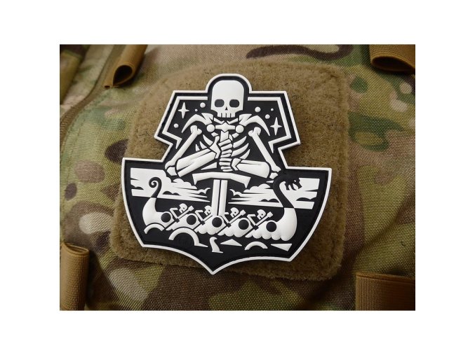 Nášivka GHOST SHIP SKULL plast ČERNÁ/BÍLÁ