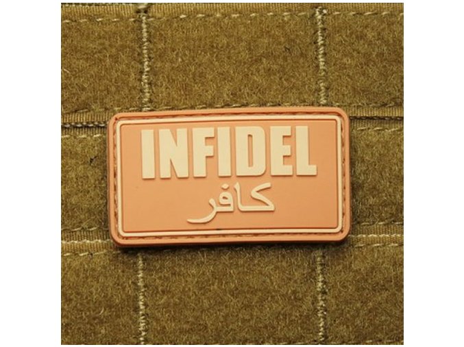 Nášivka INFIDEL plast DESERT