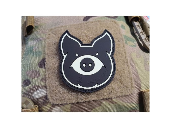 Nášivka MONSTER PIG plast velcro GLOW IN THE DARK
