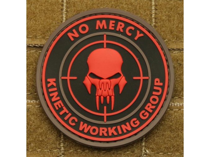 Nášivka NO MERCY - KINETIC GROUP plast ČERNÁ/ČERVENÁ