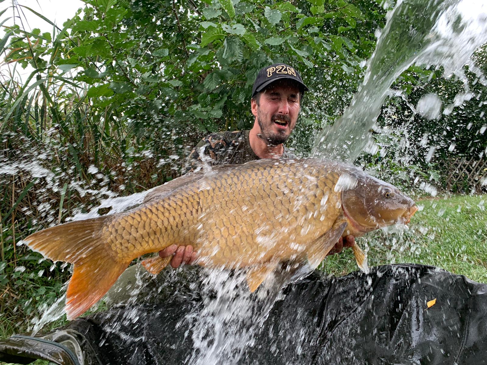 Svazová voda a parta kluků v akci