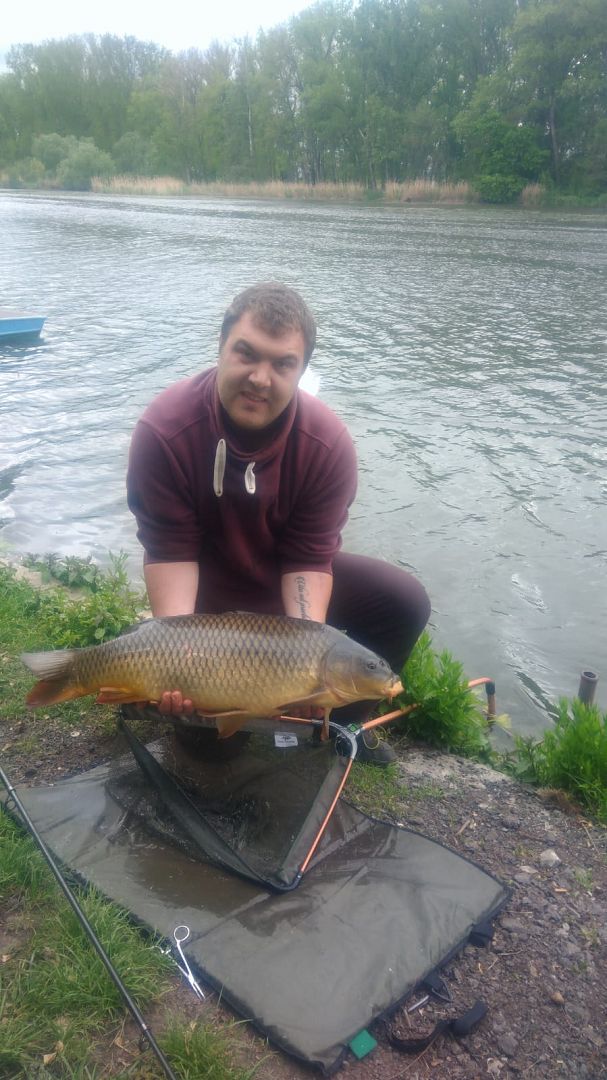 ŠUPINÁČI Z TŮNĚ