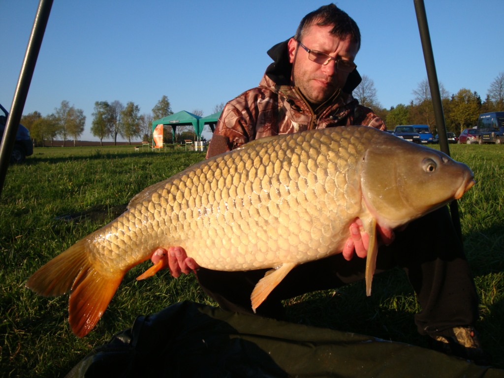 ZÁVODY LETNÝ