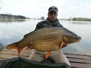 PÁRA Z NAVIJÁKU - ROUDNICE - SATARMO CARP TEAM