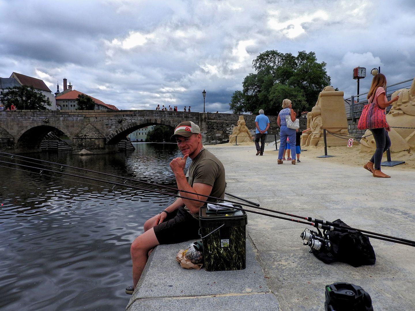 URBAN FISHING BY UNIVERSAL