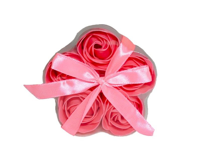 Flori de săpun de trandafir roz într-o cutie în formă de floare