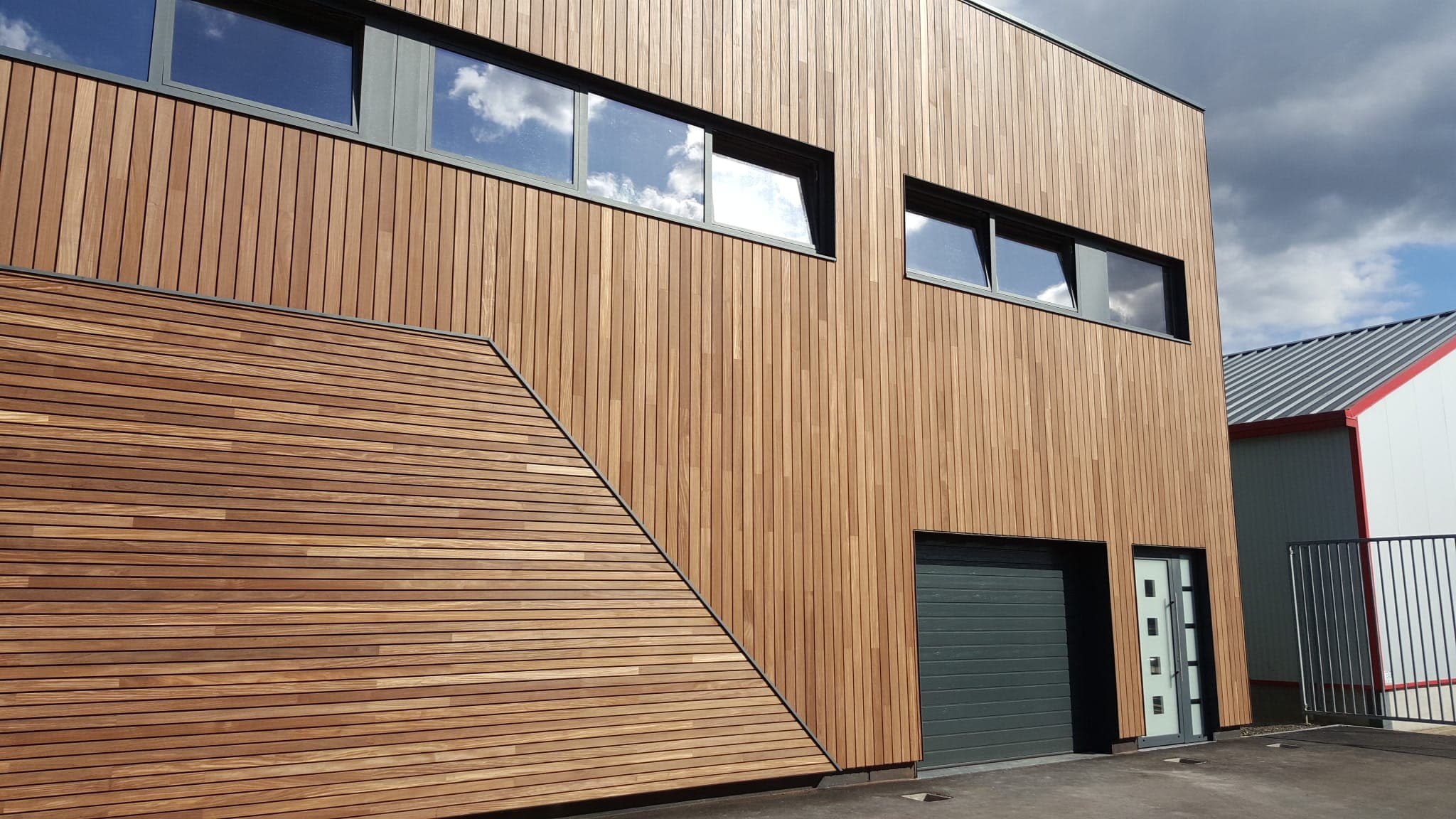 28-Jaya-Techniclic-Wood-Cladding-Invisible-Fixation-Vetedy-LaParqueterie-Facade-Factory