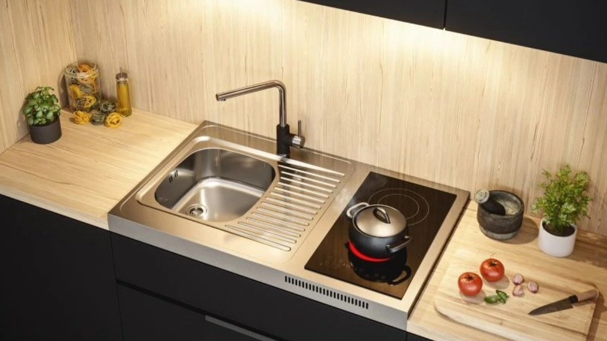 Celoplošná montáž dřezu