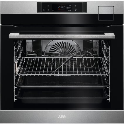 AEG BSK792380M Vestavná parní trouba SteamPro + 3000 Kč voucher jako dárek po registraci na AEG.cz