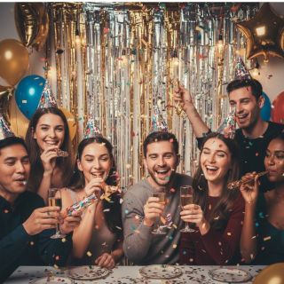 🥂✨ Nečekejte na poslední chvíli a připravte se na Silvestr ✨🎆 Rozlučte se se starým rokem stylově a přivítejte nový rok s...