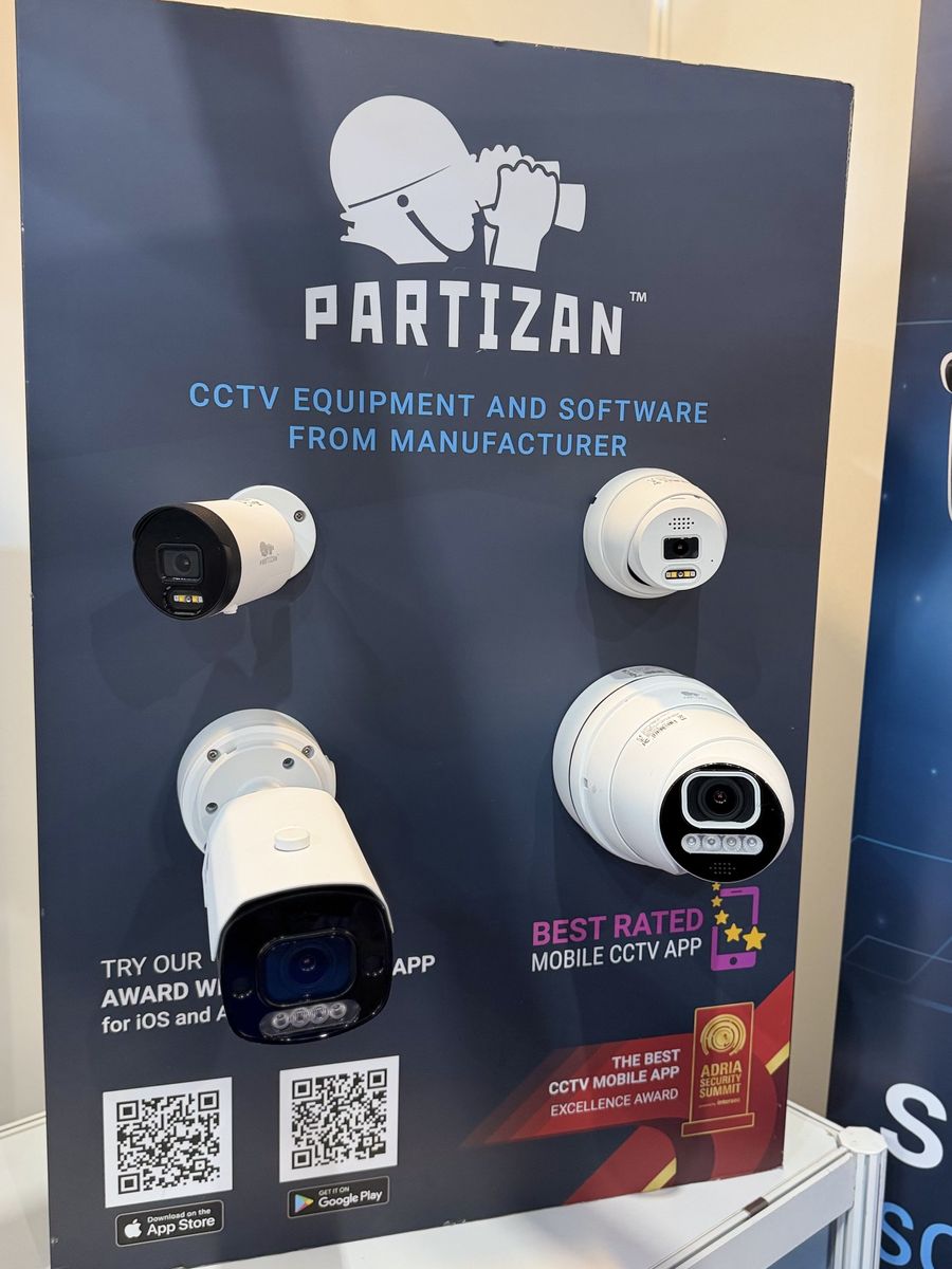 Panel Partizan s kamerami a oceněnou mobilní CCTV aplikací