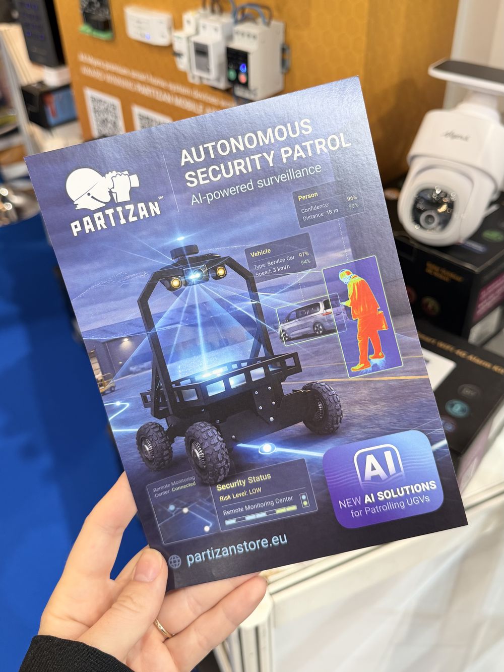 Leták Partizan Autonomous Security Patrol s AI řešeními pro hlídkující UGV